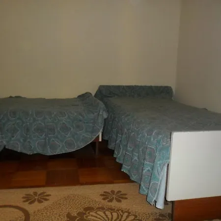 Robinson Apartment *