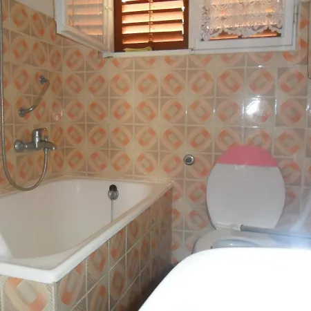 Apartment Robinson Vrgada